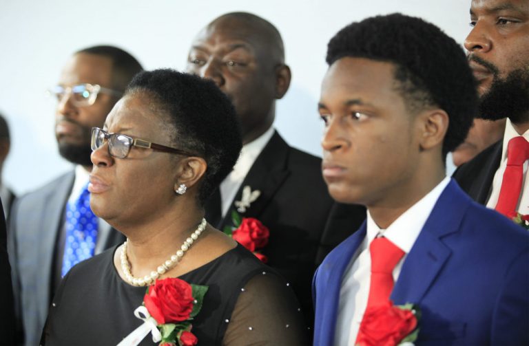 Judge Rules The City Of Dallas Is Not Liable For Amber Guyger Shooting Botham Jean