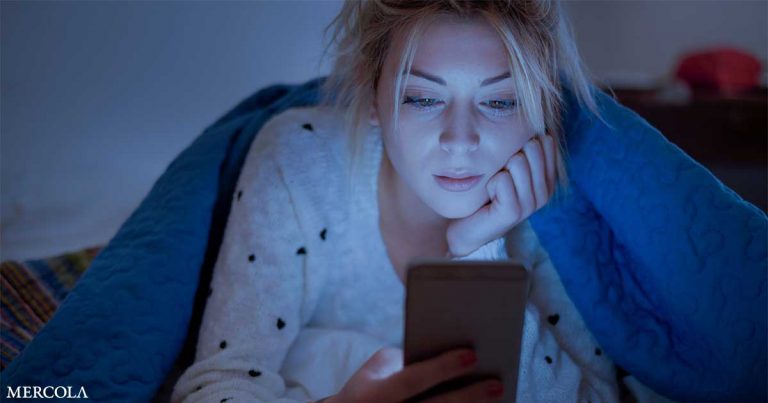 Blue Light May Not Cause Insomnia Says a New Study