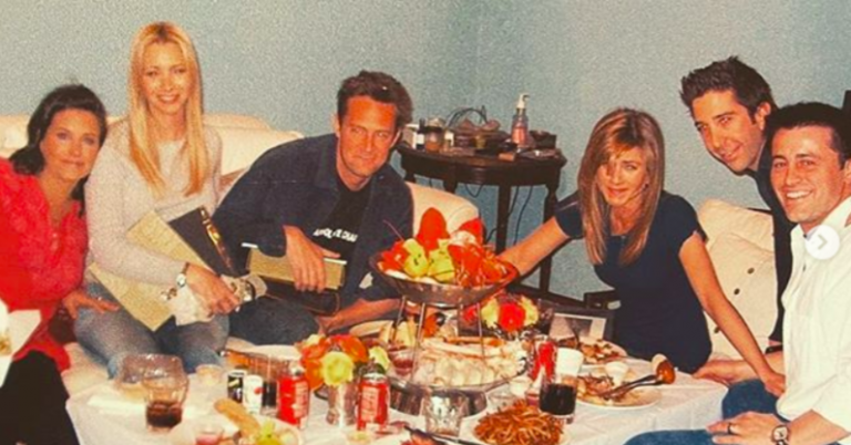 Courteney Cox Shared A Throwback Of The “Associates” Cast Doing “The Last Supper” Before Their Final Episode