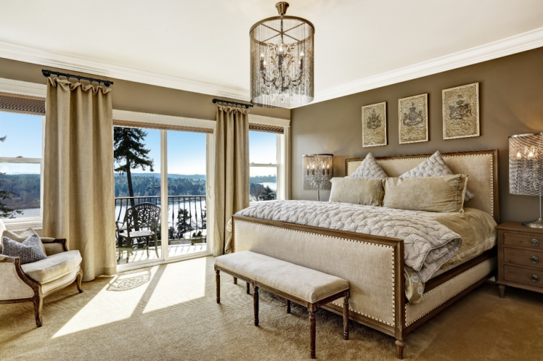 5 Must-Have Items in a Luxurious Bedroom