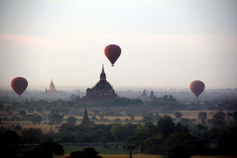 How to Fly over Bagan in a Hot Air Balloon (+Prices and Where to Ebook)