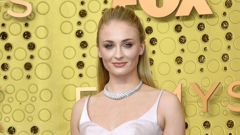 Sophie Turner Takes Swipe at Evangeline Lilly, Slams People Not Social Distancing