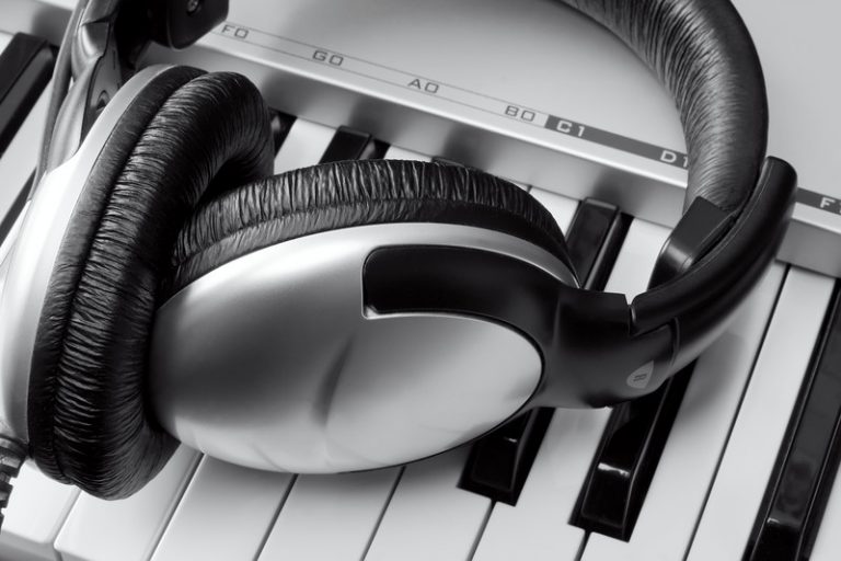 How Objective Listening Improves Your Songwriting