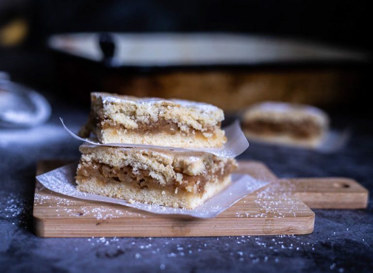 Croatian Lazy Apple Pie (Lijena Pita s Jabukama)