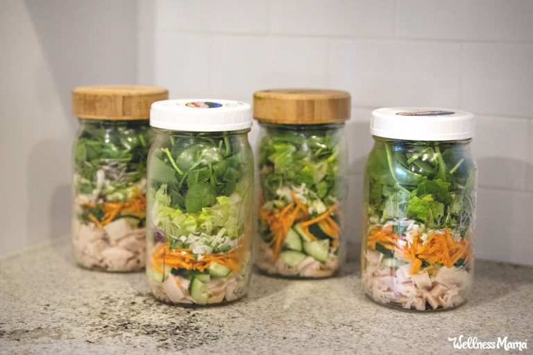 How to Make a Mason Jar Salad Bar