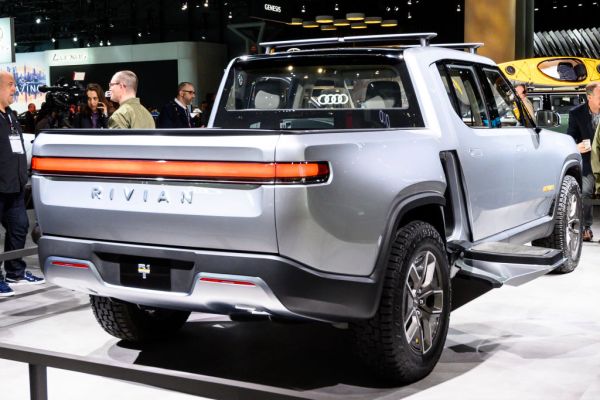 Rivian to begin deliveries of electric pickup truck in June 2021 – TechCrunch