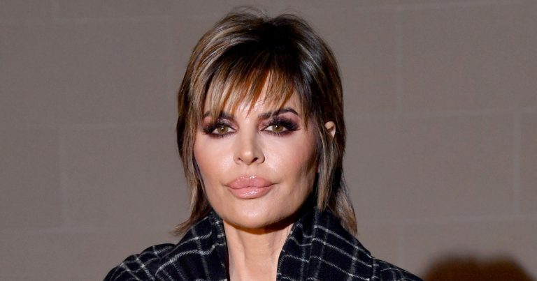  Lisa Rinna Addresses Criticism Over Nude Birthday Put up 