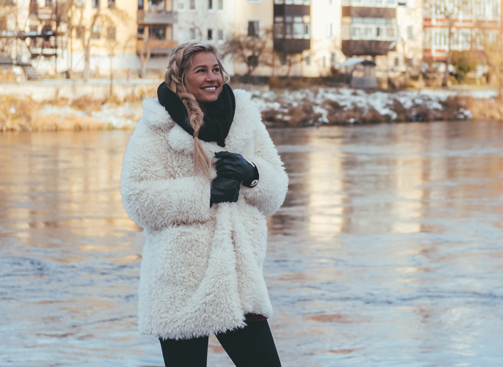 Tips for Rescuing Your Dry Hair in the Winter • The Blonde Abroad