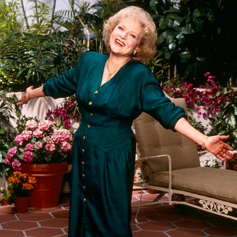 Betty White’s Flirty Comment to This Avengers Hunk Is Heroic