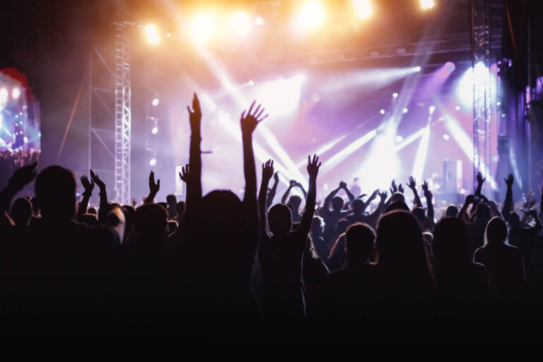 Top 5 Benefits of Going to A Live Live performance  