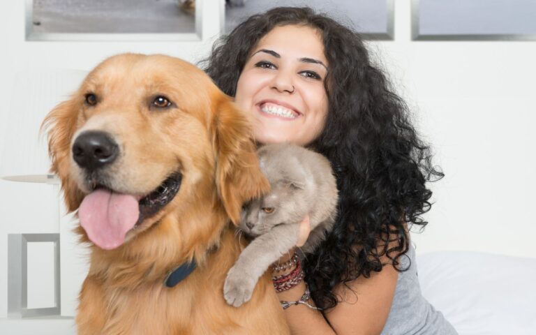 How To Become a Pet Sitter in 2023 (5 Simple Steps)