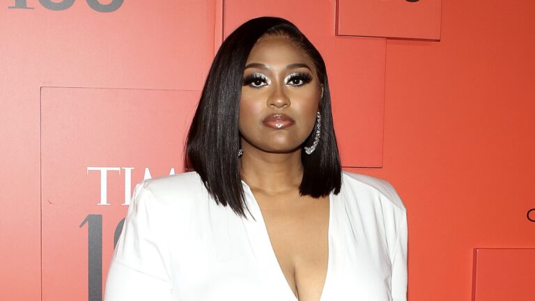 Jazmine Sullivan Reveals Her Grandmother Has Passed Away