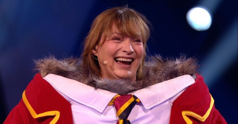 The Masked Singer fans ‘referred to as it’ as Lorraine Kelly is unveiled as Owl