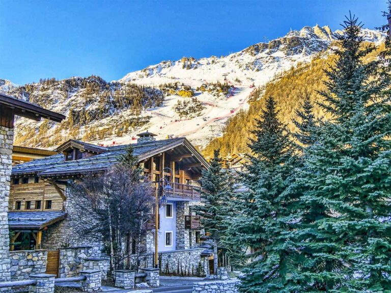 Luxury Val D’Isere Chalet – Skiing In Style With Hip Hideouts