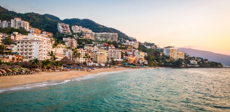 Best Time to Visit Puerto Vallarta (Climate and Prices)